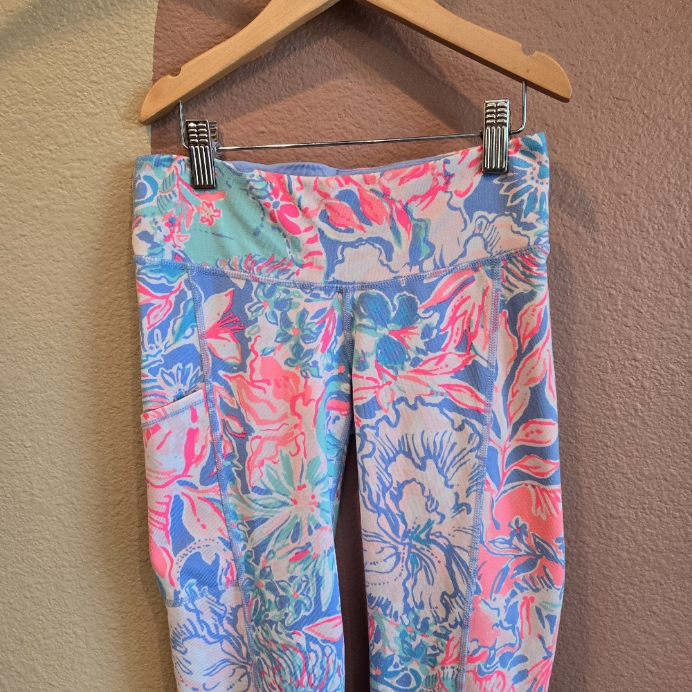 Lilly Pulitzer Luxletic Weekender Floral Midi Crops XS - Picture 5 of 12